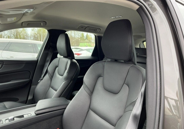 Volvo XC 60 cena 139900 przebieg: 102076, rok produkcji 2019 z Przecław małe 742